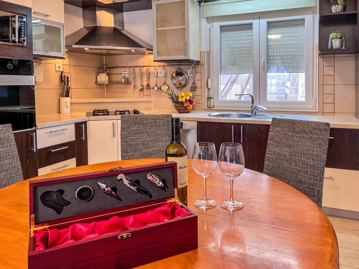 Apartman Zara Biograd Na Moru Esterno foto